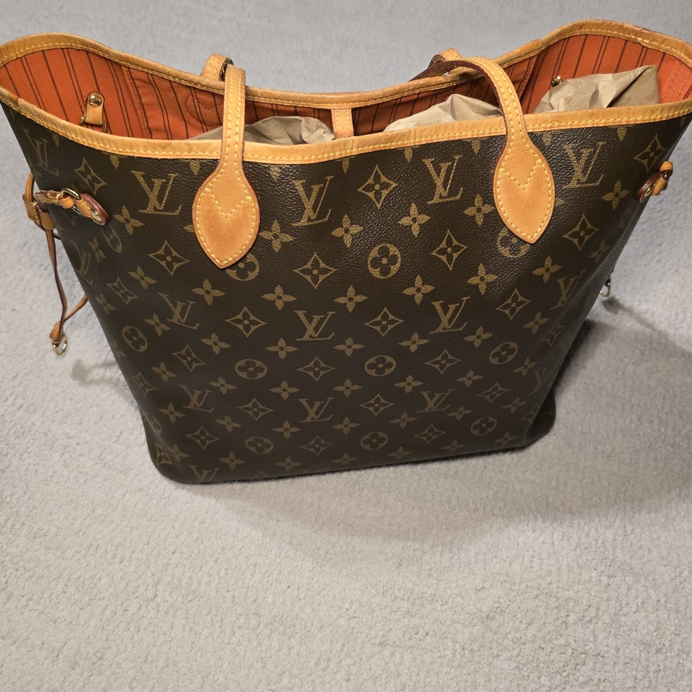 Louis Vuitton Neverfull MM - Dark Brown Monogram Tote W/Pouch & Dust Bag